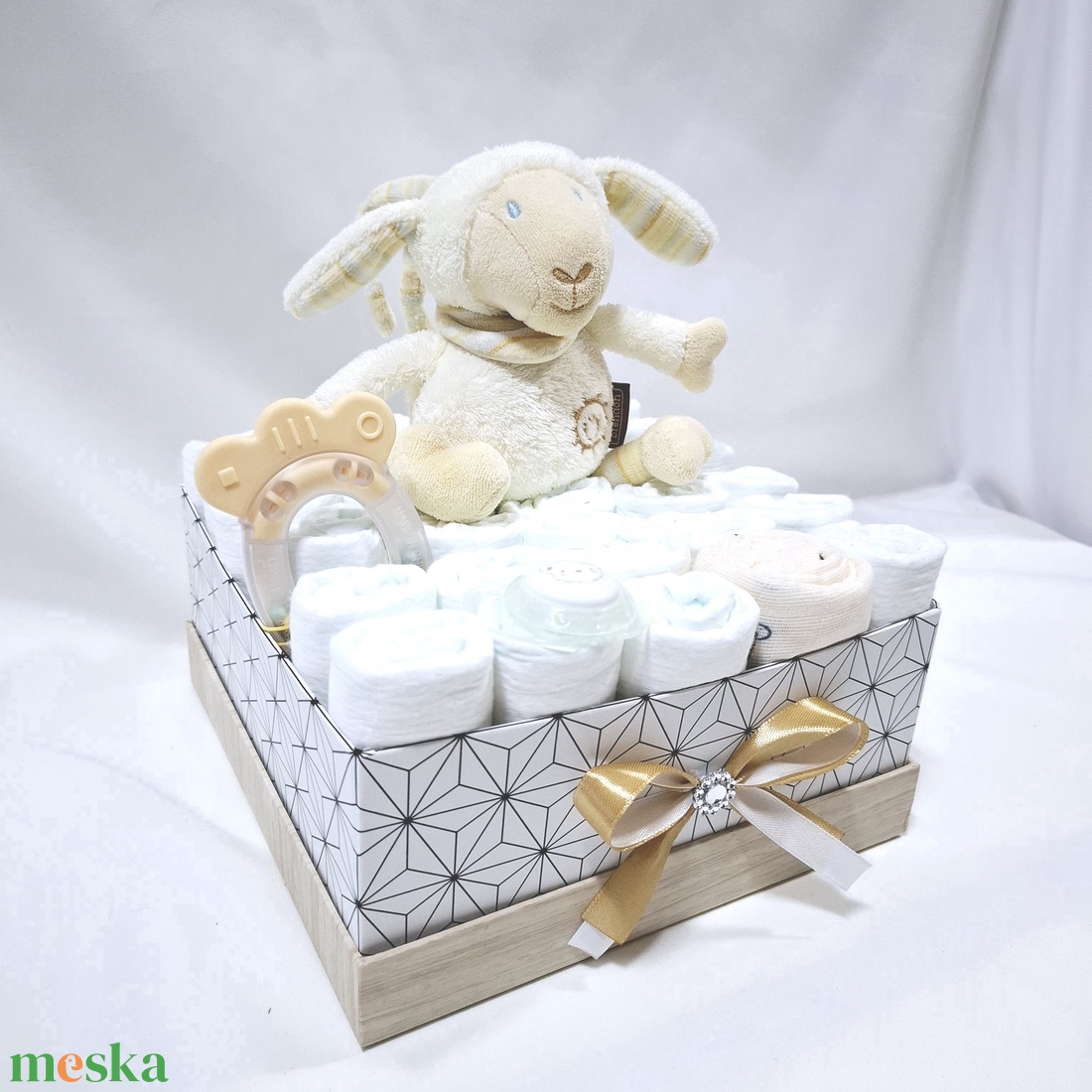 Kis bárány zenélő pelenkatorta , 2-5 kg pelenkatorony, babaváró csomag, kelengye - játék & sport - babalátogató ajándékcsomag - Meska.hu Kis bárány zenélő pelenkatorta , 2-5 kg pelenkatorony, babaváró csomag, kelengye - játék & sport - babalátogató ajándékcsomag - Meska.hu