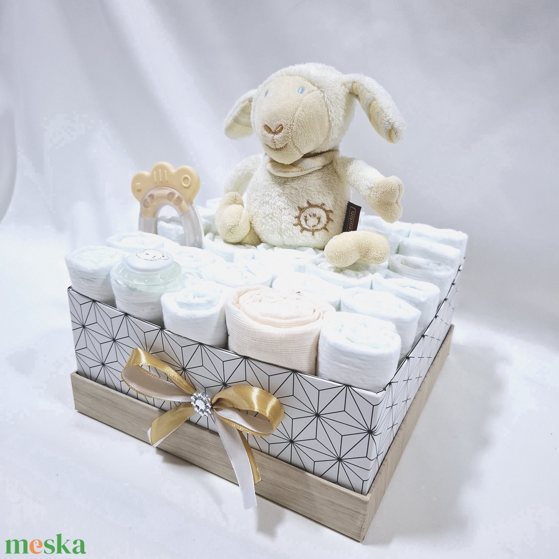 Kis bárány zenélő pelenkatorta , 2-5 kg pelenkatorony, babaváró csomag, kelengye - játék & sport - babalátogató ajándékcsomag - Meska.hu Kis bárány zenélő pelenkatorta , 2-5 kg pelenkatorony, babaváró csomag, kelengye - játék & sport - babalátogató ajándékcsomag - Meska.hu