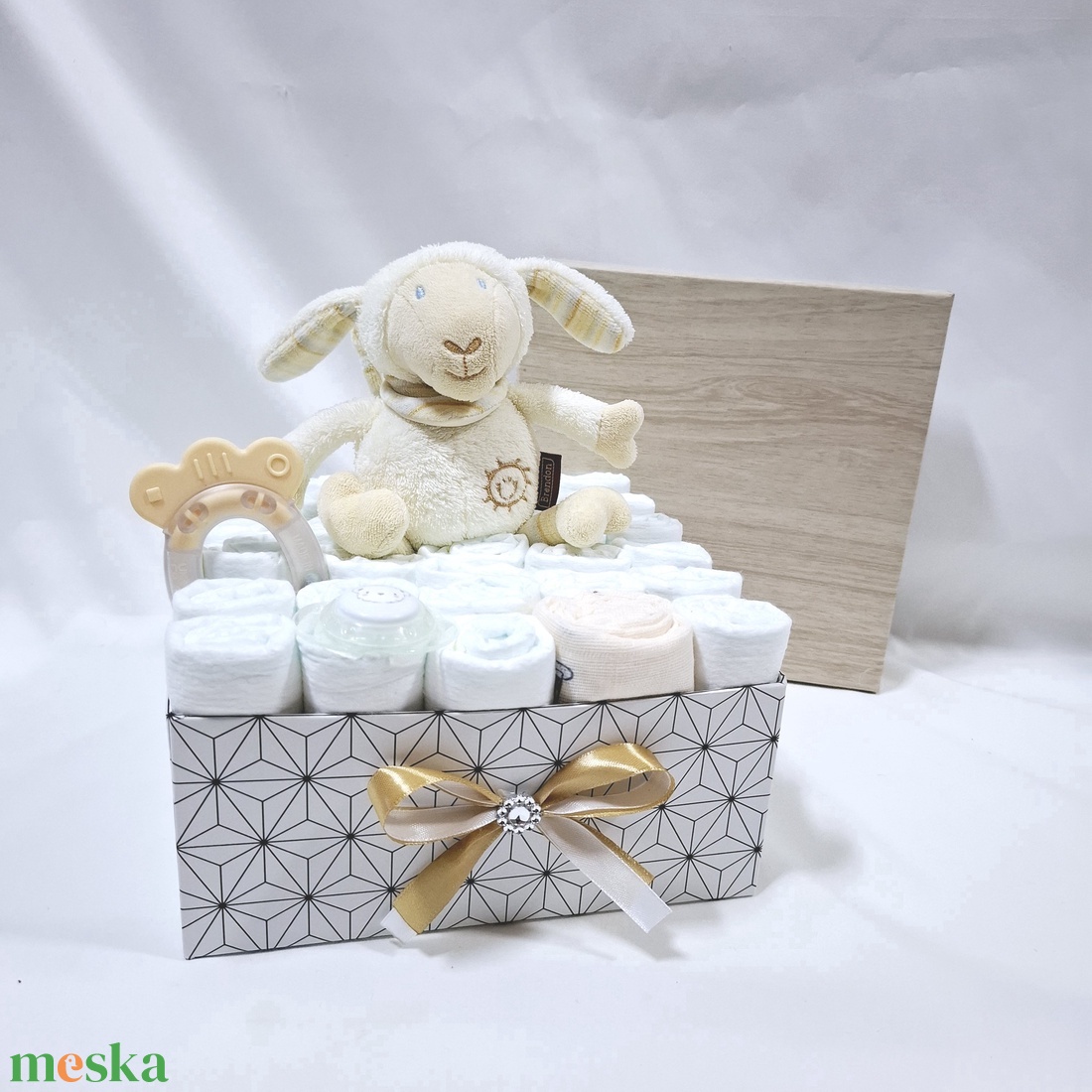 Kis bárány zenélő pelenkatorta , 2-5 kg pelenkatorony, babaváró csomag, kelengye - játék & sport - babalátogató ajándékcsomag - Meska.hu Kis bárány zenélő pelenkatorta , 2-5 kg pelenkatorony, babaváró csomag, kelengye - játék & sport - babalátogató ajándékcsomag - Meska.hu