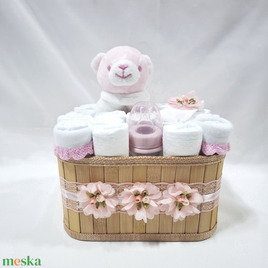 Maci box, pelenkatorta 4-8kg pelenkatorony, babaváró csomag, kelengye - játék & sport - babalátogató ajándékcsomag - Meska.hu Maci box, pelenkatorta 4-8kg pelenkatorony, babaváró csomag, kelengye - játék & sport - babalátogató ajándékcsomag - Meska.hu