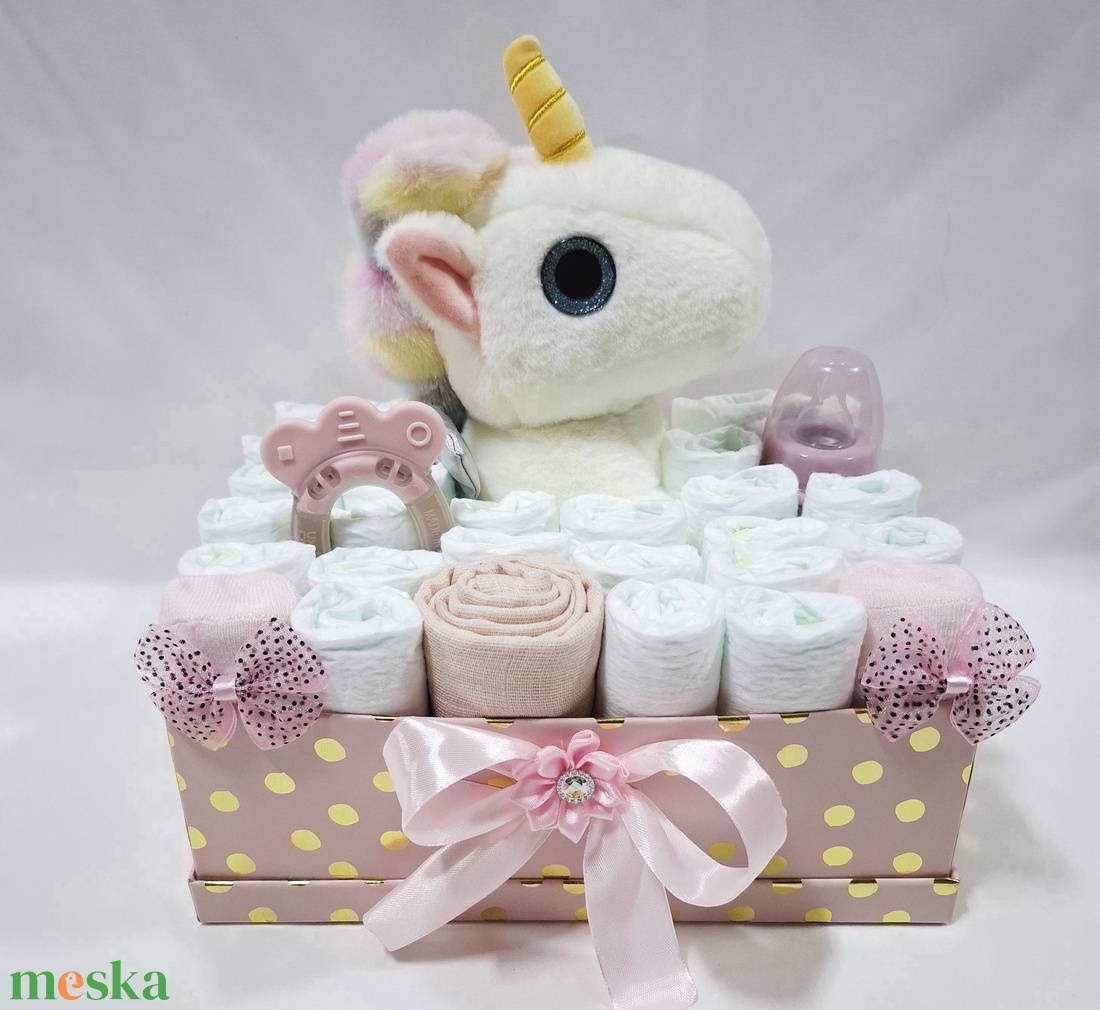 Egyszarvú baba box, pelenkatorta 2-5 kg, pelenka doboz, babaváró csomag, kelengye - játék & sport - babalátogató ajándékcsomag - Meska.hu Egyszarvú baba box, pelenkatorta 2-5 kg, pelenka doboz, babaváró csomag, kelengye - játék & sport - babalátogató ajándékcsomag - Meska.hu