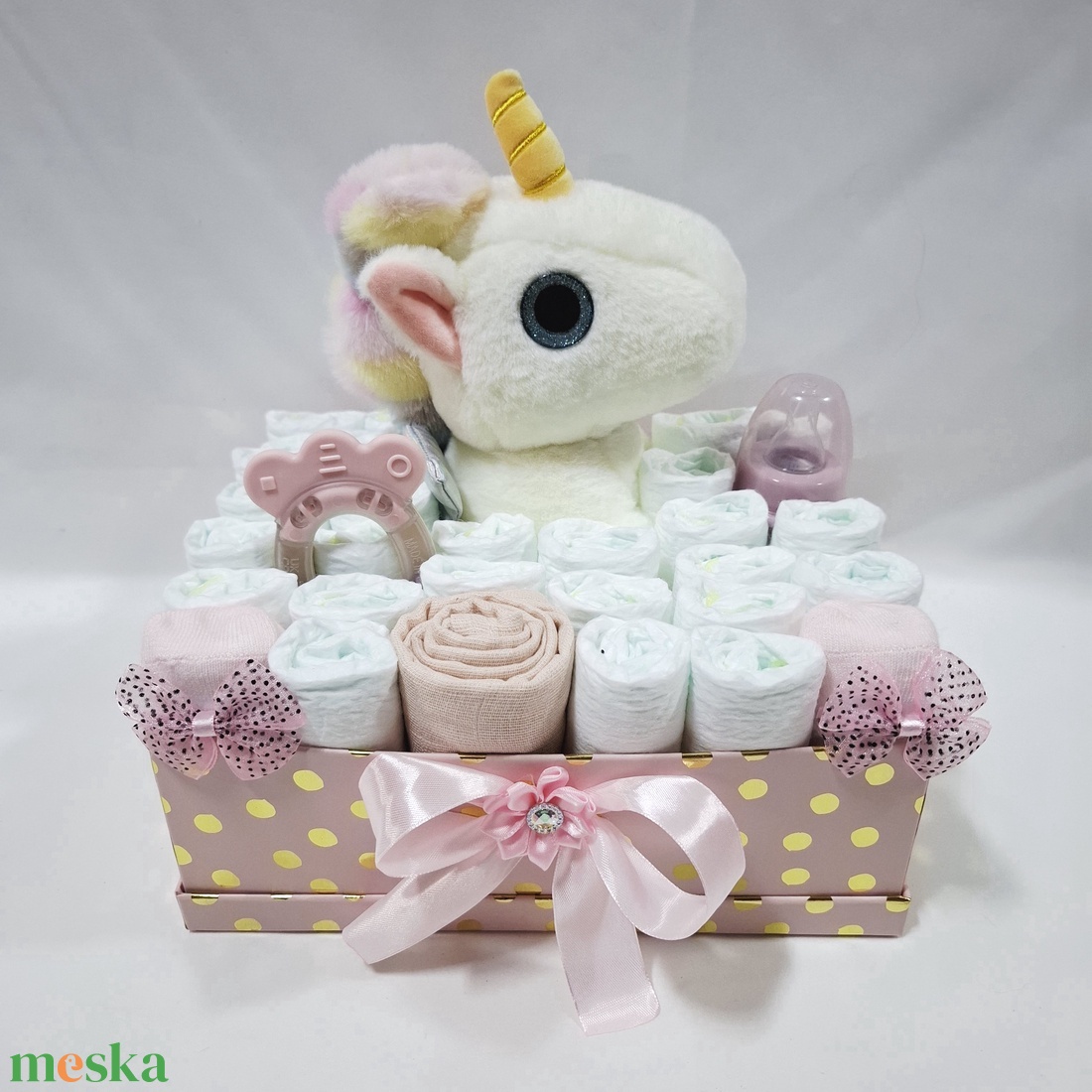 Egyszarvú baba box, pelenkatorta 2-5 kg, pelenka doboz, babaváró csomag, kelengye - játék & sport - babalátogató ajándékcsomag - Meska.hu Egyszarvú baba box, pelenkatorta 2-5 kg, pelenka doboz, babaváró csomag, kelengye - játék & sport - babalátogató ajándékcsomag - Meska.hu
