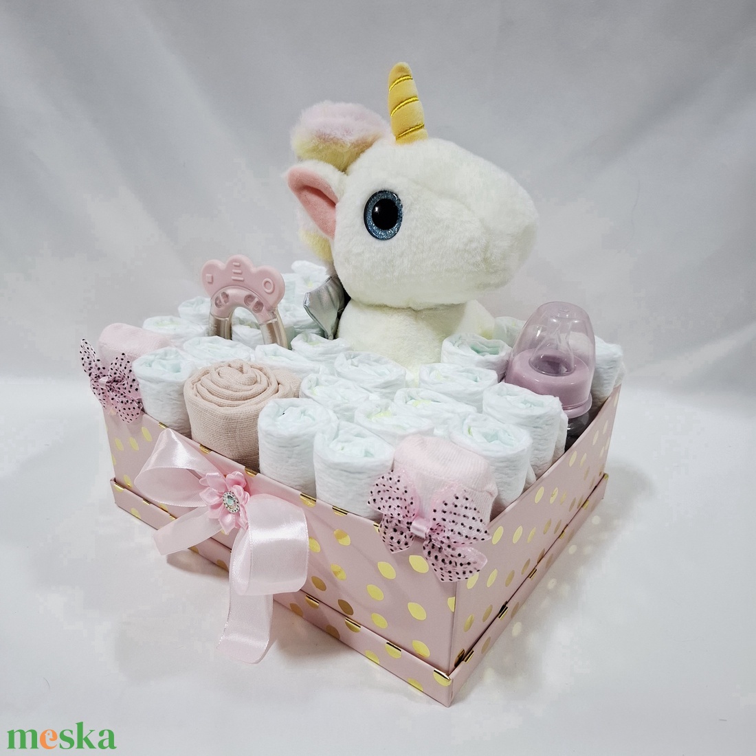 Egyszarvú baba box, pelenkatorta 2-5 kg, pelenka doboz, babaváró csomag, kelengye - játék & sport - babalátogató ajándékcsomag - Meska.hu Egyszarvú baba box, pelenkatorta 2-5 kg, pelenka doboz, babaváró csomag, kelengye - játék & sport - babalátogató ajándékcsomag - Meska.hu