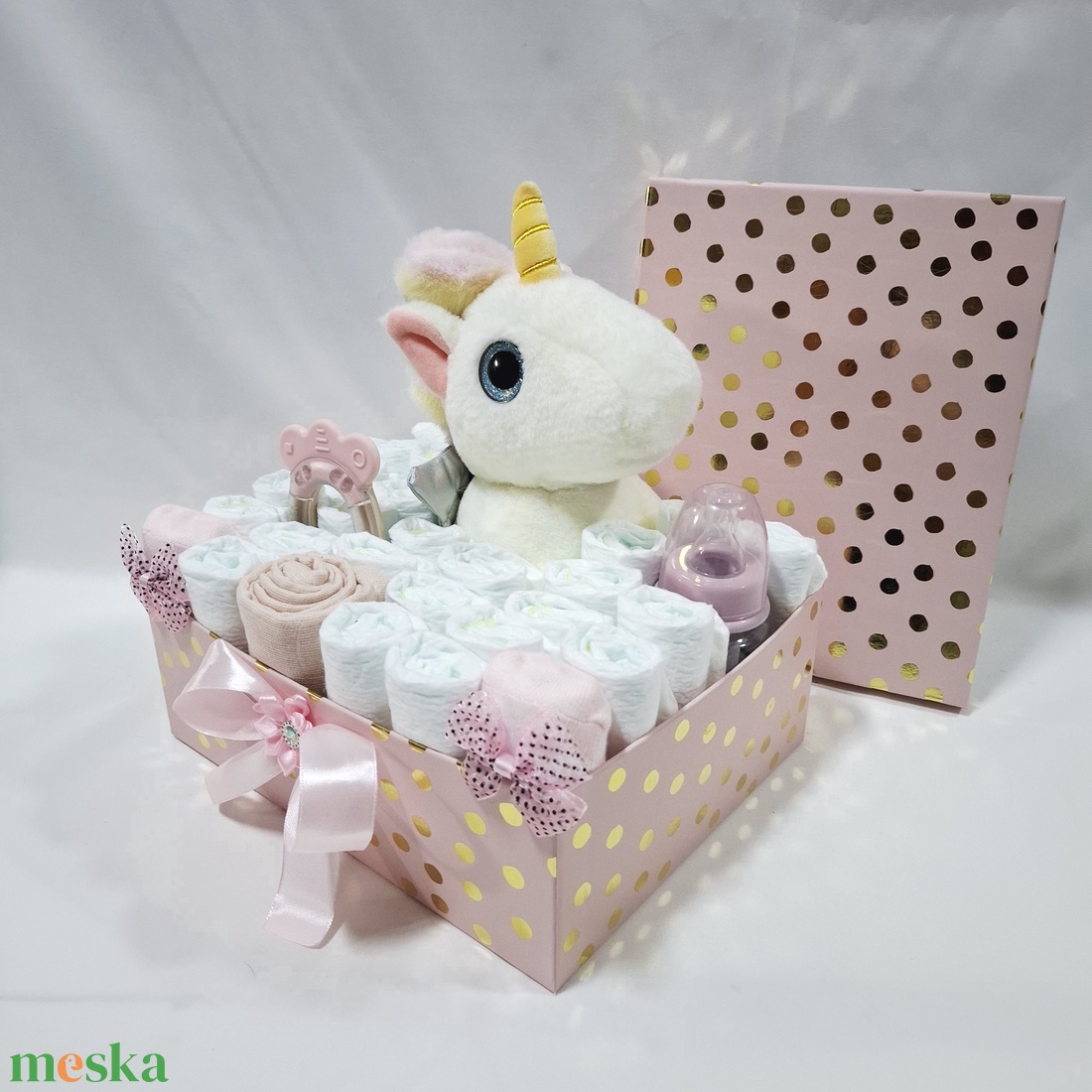 Egyszarvú baba box, pelenkatorta 2-5 kg, pelenka doboz, babaváró csomag, kelengye - játék & sport - babalátogató ajándékcsomag - Meska.hu Egyszarvú baba box, pelenkatorta 2-5 kg, pelenka doboz, babaváró csomag, kelengye - játék & sport - babalátogató ajándékcsomag - Meska.hu
