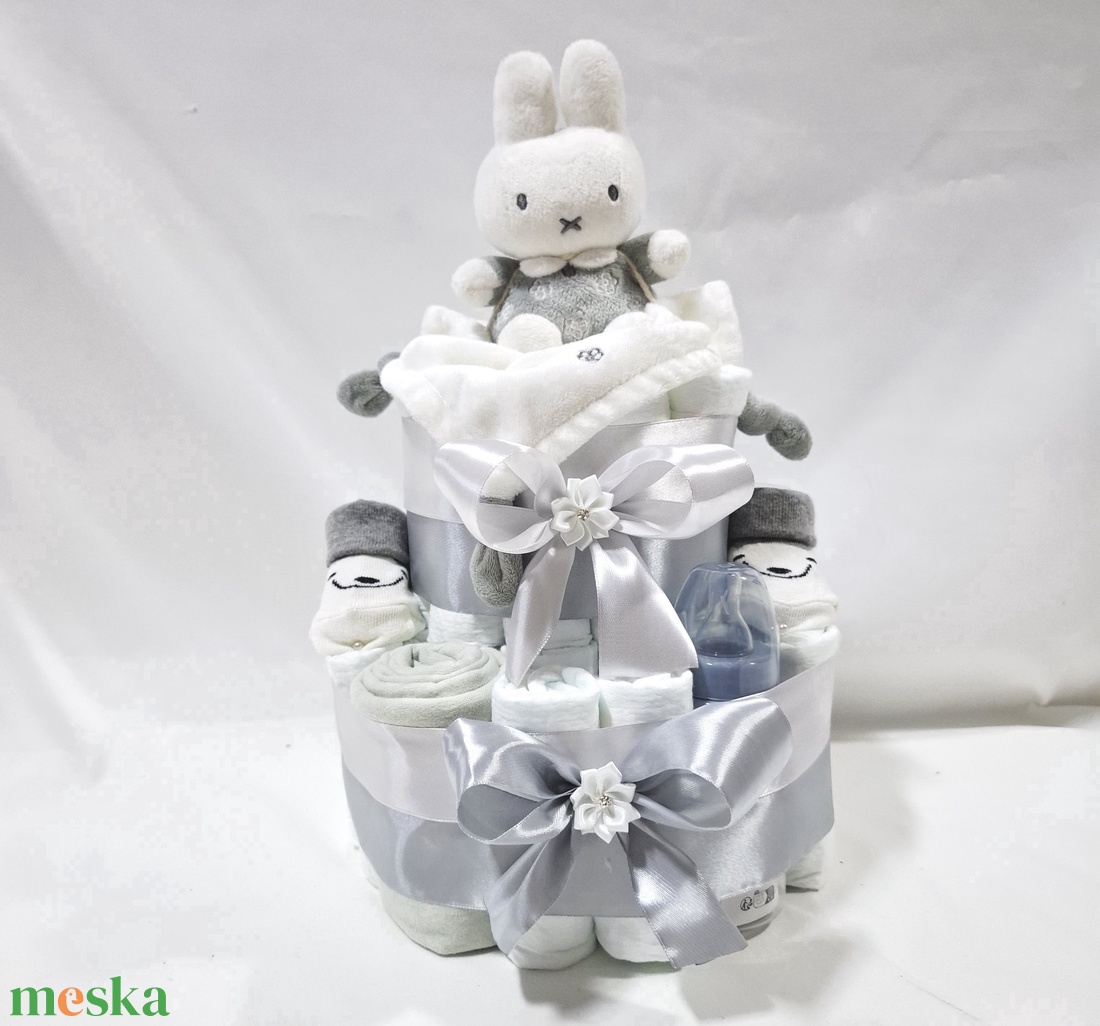 Kis nyuszi box, pelenkatorta 4-8 kg pelenkatorony, babaváró csomag, kelengye - játék & sport - babalátogató ajándékcsomag - Meska.hu