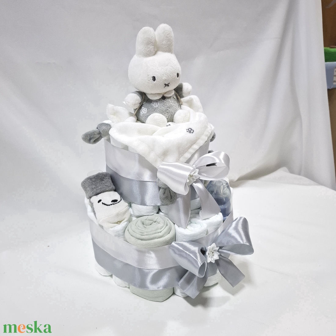 Kis nyuszi box, pelenkatorta 4-8 kg pelenkatorony, babaváró csomag, kelengye - játék & sport - babalátogató ajándékcsomag - Meska.hu