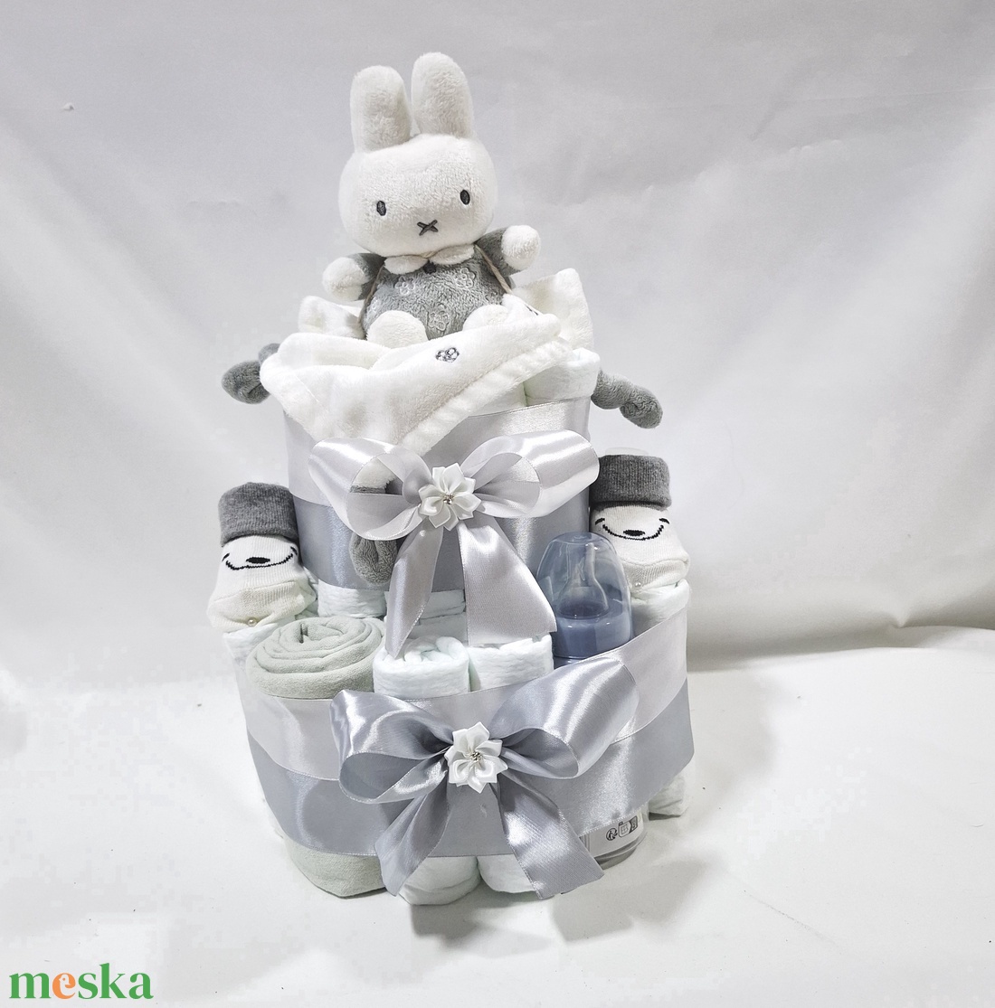 Kis nyuszi box, pelenkatorta 4-8 kg pelenkatorony, babaváró csomag, kelengye - játék & sport - babalátogató ajándékcsomag - Meska.hu