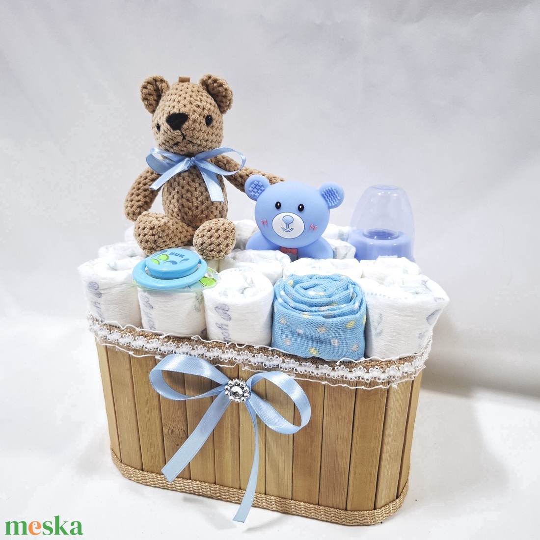 Kis macik pelenkatorony, pelenkatorta babaváró csomag 2-5 kg, kelengye - játék & sport - babalátogató ajándékcsomag - Meska.hu