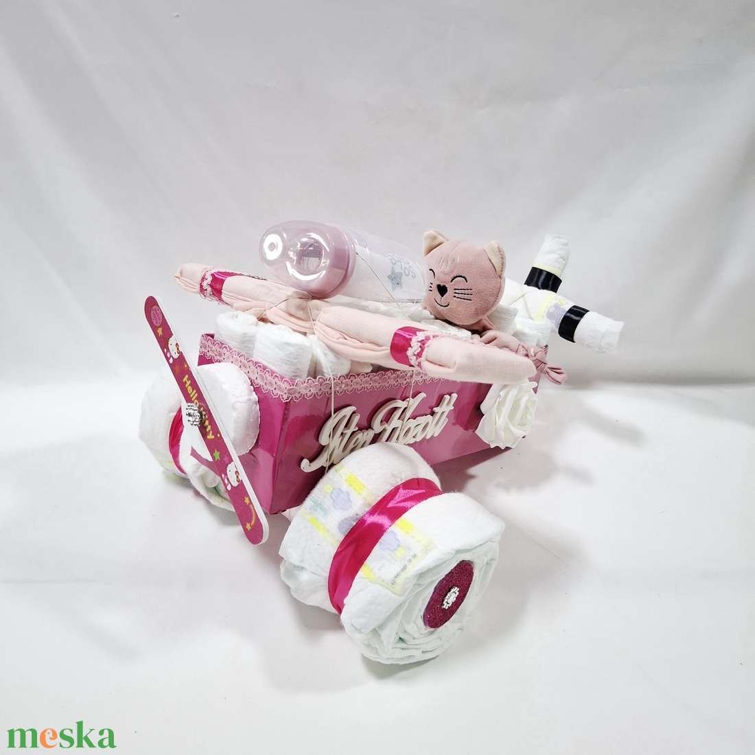  Kis cica repülő pelenkatorta, 2-5 kg pelenkatorony, babaváró csomag, kelengye - játék & sport - babalátogató ajándékcsomag - Meska.hu