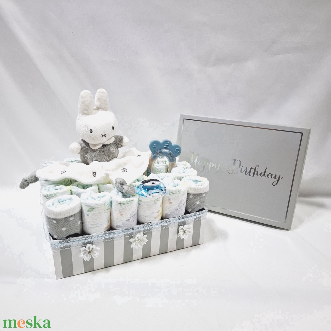 Nyuszi box, pelenkatorta 6-10 kg, pelenka doboz, babaváró csomag, kelengye - játék & sport - babalátogató ajándékcsomag - Meska.hu Nyuszi box, pelenkatorta 6-10 kg, pelenka doboz, babaváró csomag, kelengye - játék & sport - babalátogató ajándékcsomag - Meska.hu