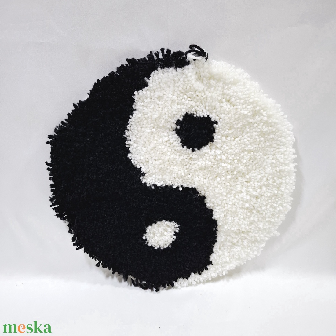 Yin and Yang harmónia kézi csomózású falidísz, faliszőnyeg , dekoráció - otthon & életmód - dekoráció - fali és függő dekoráció - falra akasztható dekor - Meska.hu