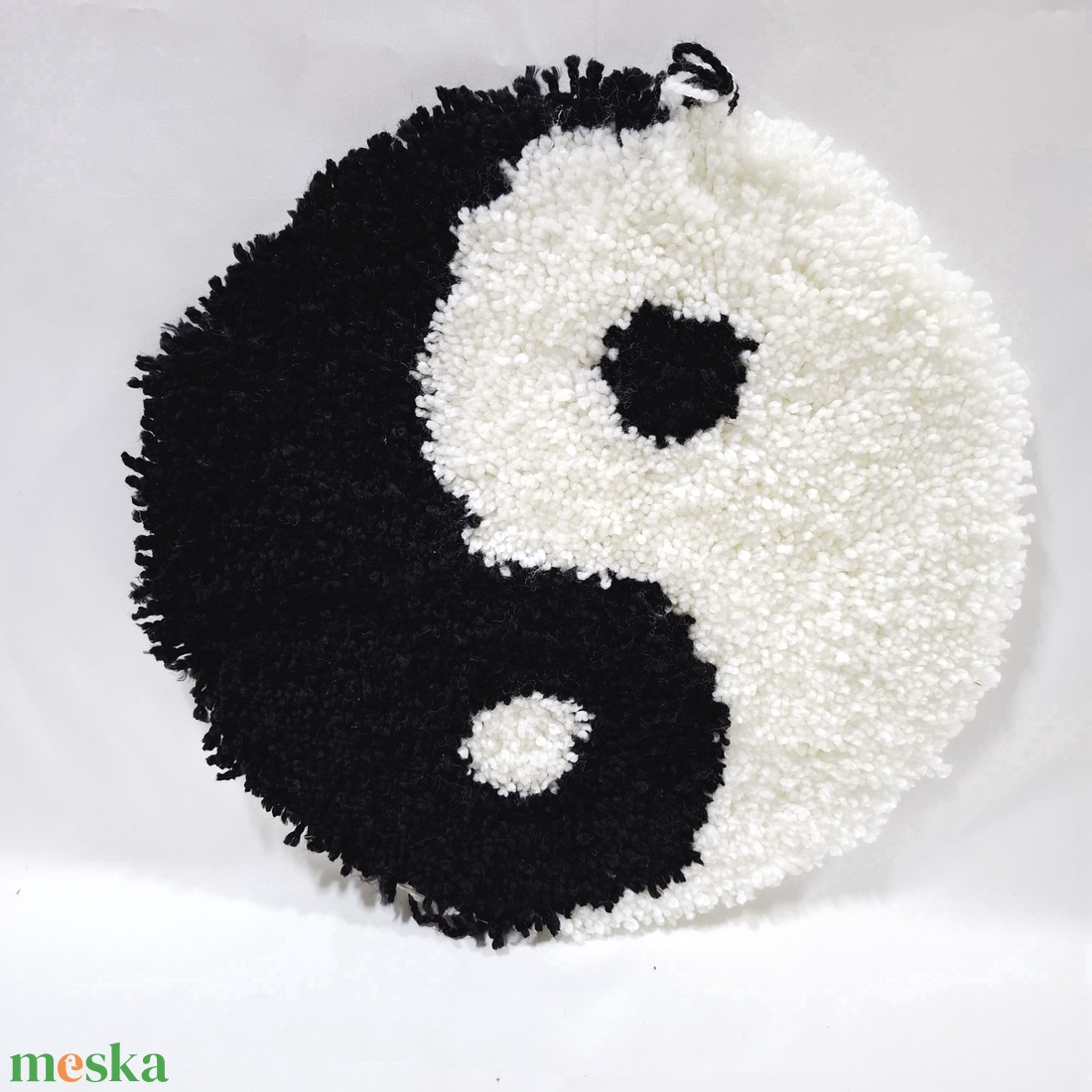 Yin and Yang harmónia kézi csomózású falidísz, faliszőnyeg , dekoráció - otthon & életmód - dekoráció - fali és függő dekoráció - falra akasztható dekor - Meska.hu