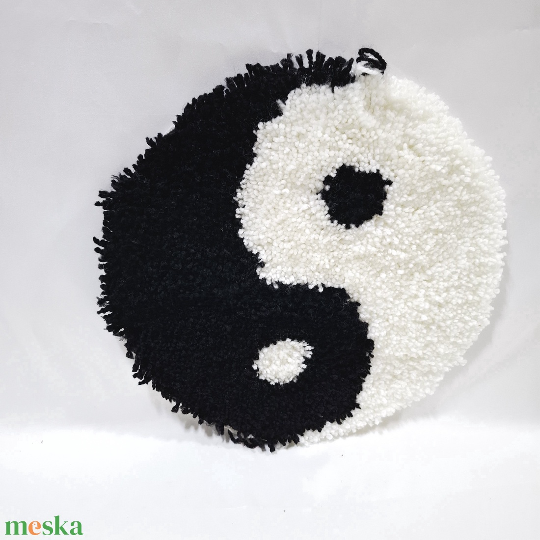 Yin and Yang harmónia kézi csomózású falidísz, faliszőnyeg , dekoráció - otthon & életmód - dekoráció - fali és függő dekoráció - falra akasztható dekor - Meska.hu