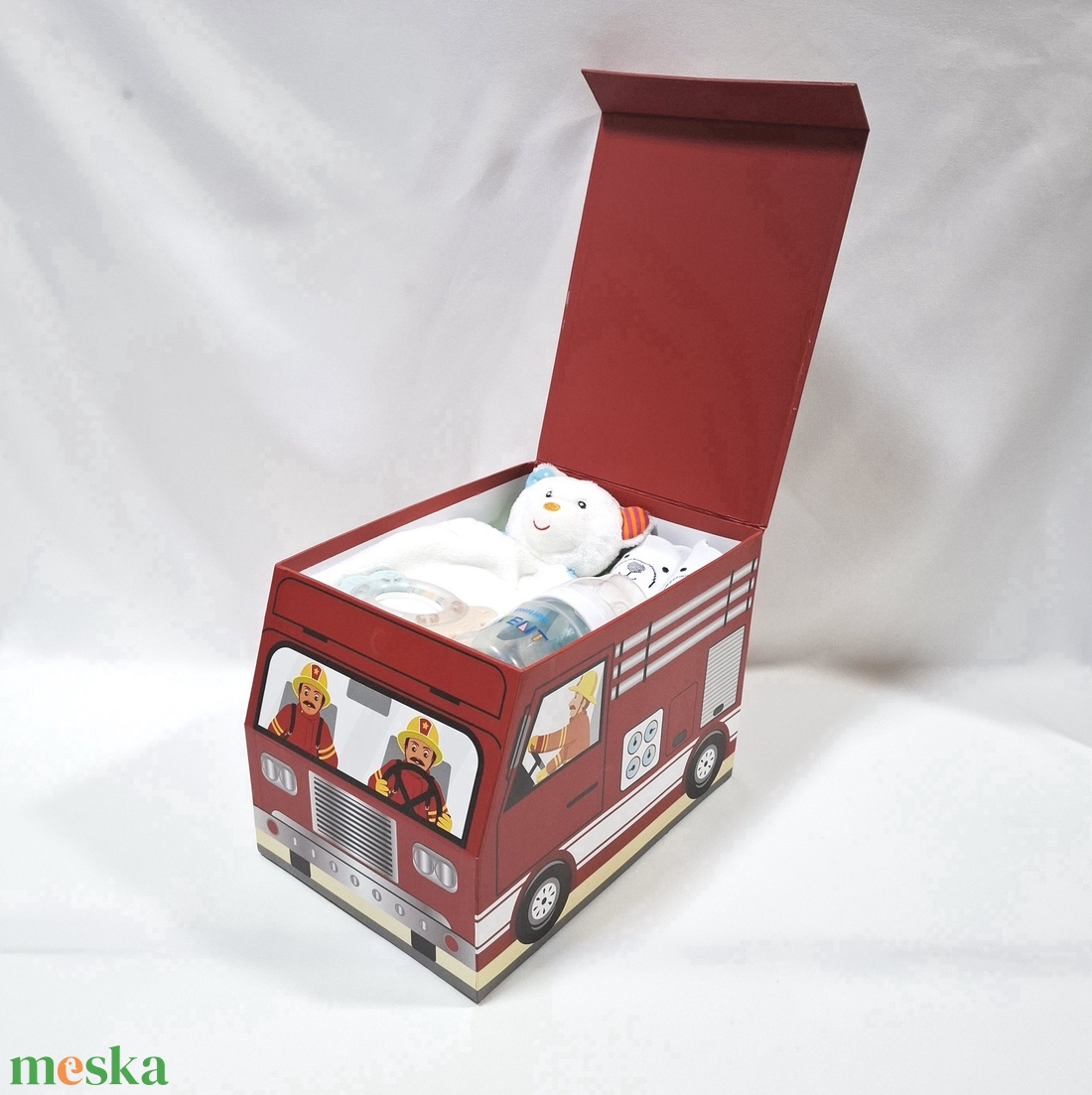 Tűzoltóautó mackó pelenkatorta , 3-6 kg pelenkatorony, babaváró csomag, kelengye - játék & sport - babalátogató ajándékcsomag - Meska.hu Tűzoltóautó mackó pelenkatorta , 3-6 kg pelenkatorony, babaváró csomag, kelengye - játék & sport - babalátogató ajándékcsomag - Meska.hu