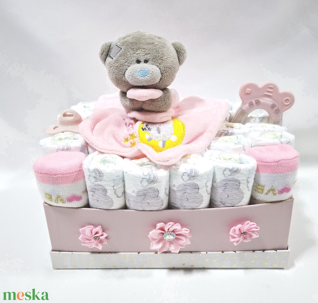 Mackó baba box, pelenkatorta  2-5 kg pelenka doboz, babaváró csomag, kelengye - játék & sport - babalátogató ajándékcsomag - Meska.hu