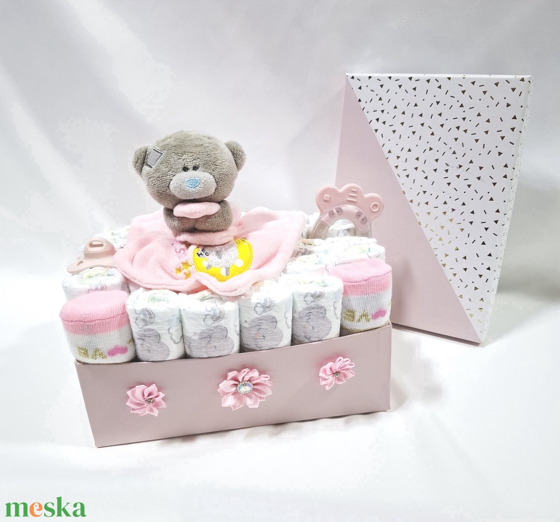 Mackó baba box, pelenkatorta  2-5 kg pelenka doboz, babaváró csomag, kelengye - játék & sport - babalátogató ajándékcsomag - Meska.hu