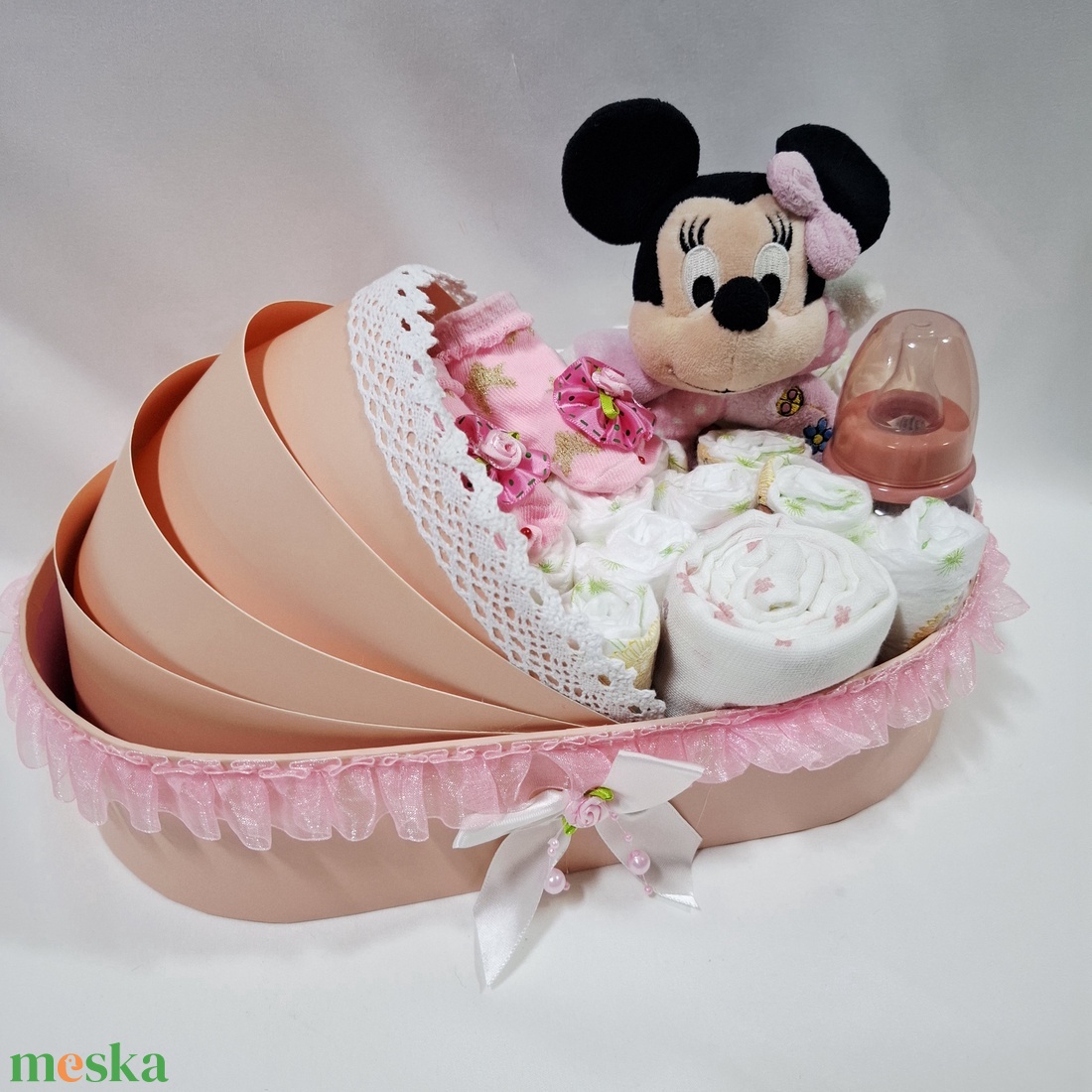 Mickey Minnie bölcső pelenkatorta 3-6 kg pelenkatorony, babaváró csomag , kelengye - játék & sport - babalátogató ajándékcsomag - Meska.hu Mickey Minnie bölcső pelenkatorta 3-6 kg pelenkatorony, babaváró csomag , kelengye - játék & sport - babalátogató ajándékcsomag - Meska.hu