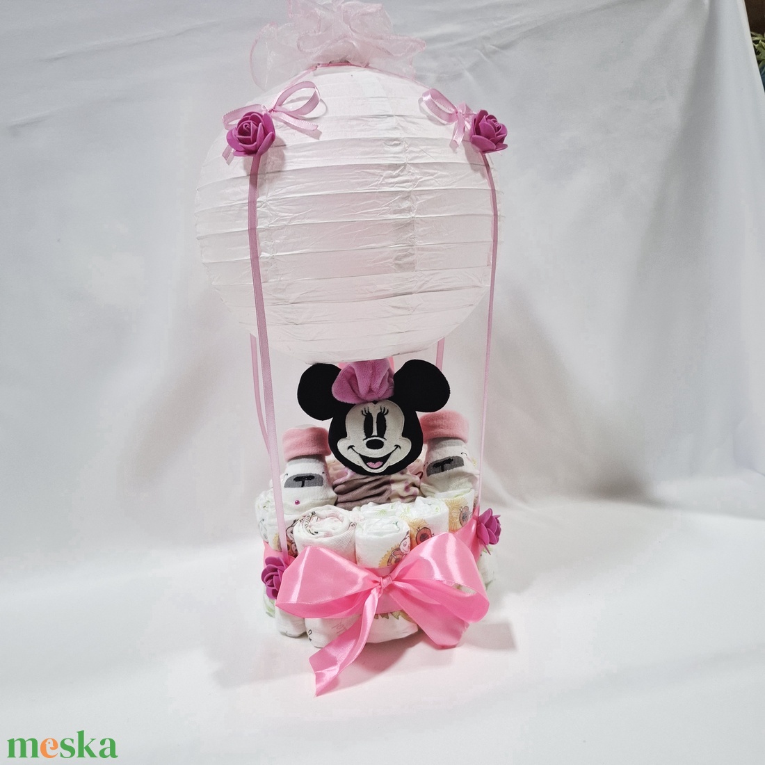 Mickey Minnie hőlégballon pelenkatorta 2-5 kg, pelenkatorony, babaváró csomag, kelengye - játék & sport - babalátogató ajándékcsomag - Meska.hu