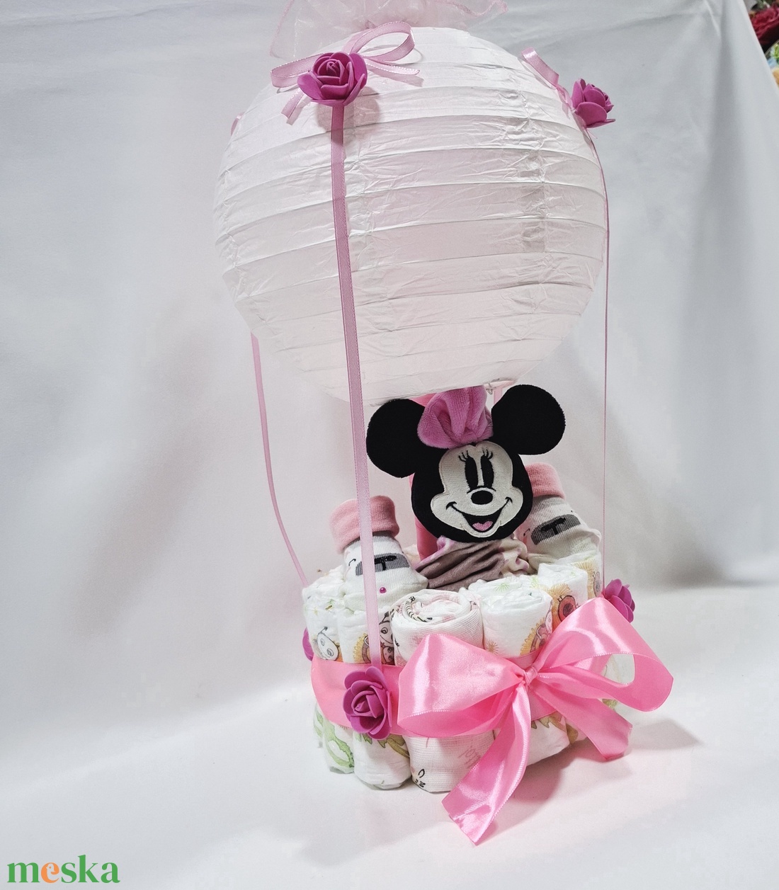 Mickey Minnie hőlégballon pelenkatorta 2-5 kg, pelenkatorony, babaváró csomag, kelengye - játék & sport - babalátogató ajándékcsomag - Meska.hu