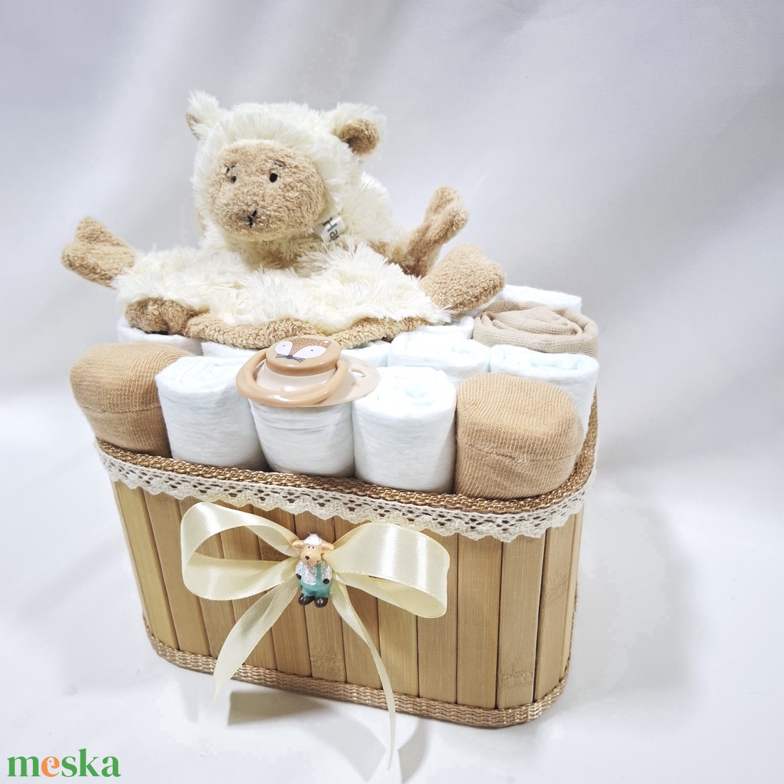 Bárány baba box, pelenkatorta  4-8 kg pelenka doboz, babaváró csomag, kelengye - játék & sport - babalátogató ajándékcsomag - Meska.hu