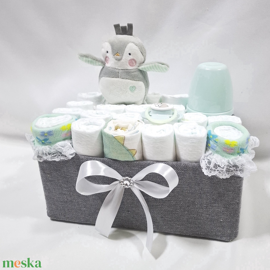 Pingvin baba box, pelenkatorta  4-8 kg pelenka doboz, babaváró csomag, kelengye - játék & sport - babalátogató ajándékcsomag - Meska.hu