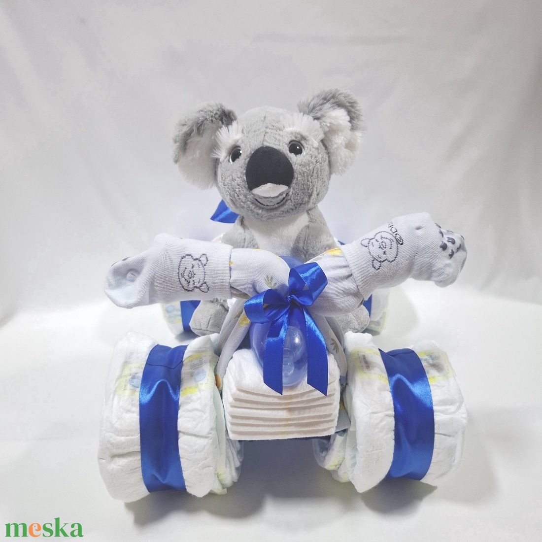 Panda maci Quad  autó pelenkatorta, 4-8 kg pelenkatorony, babaváró csomag, kelengye - játék & sport - babalátogató ajándékcsomag - Meska.hu