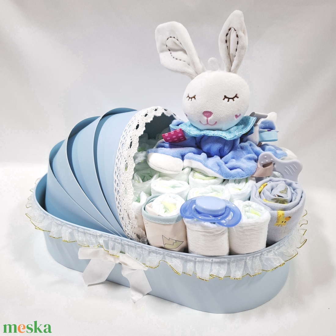 Nyuszi bölcső pelenkatorta 2-5 kg, pelenkatorony, babaváró csomag, kelengye - játék & sport - babalátogató ajándékcsomag - Meska.hu Nyuszi bölcső pelenkatorta 2-5 kg, pelenkatorony, babaváró csomag, kelengye - játék & sport - babalátogató ajándékcsomag - Meska.hu