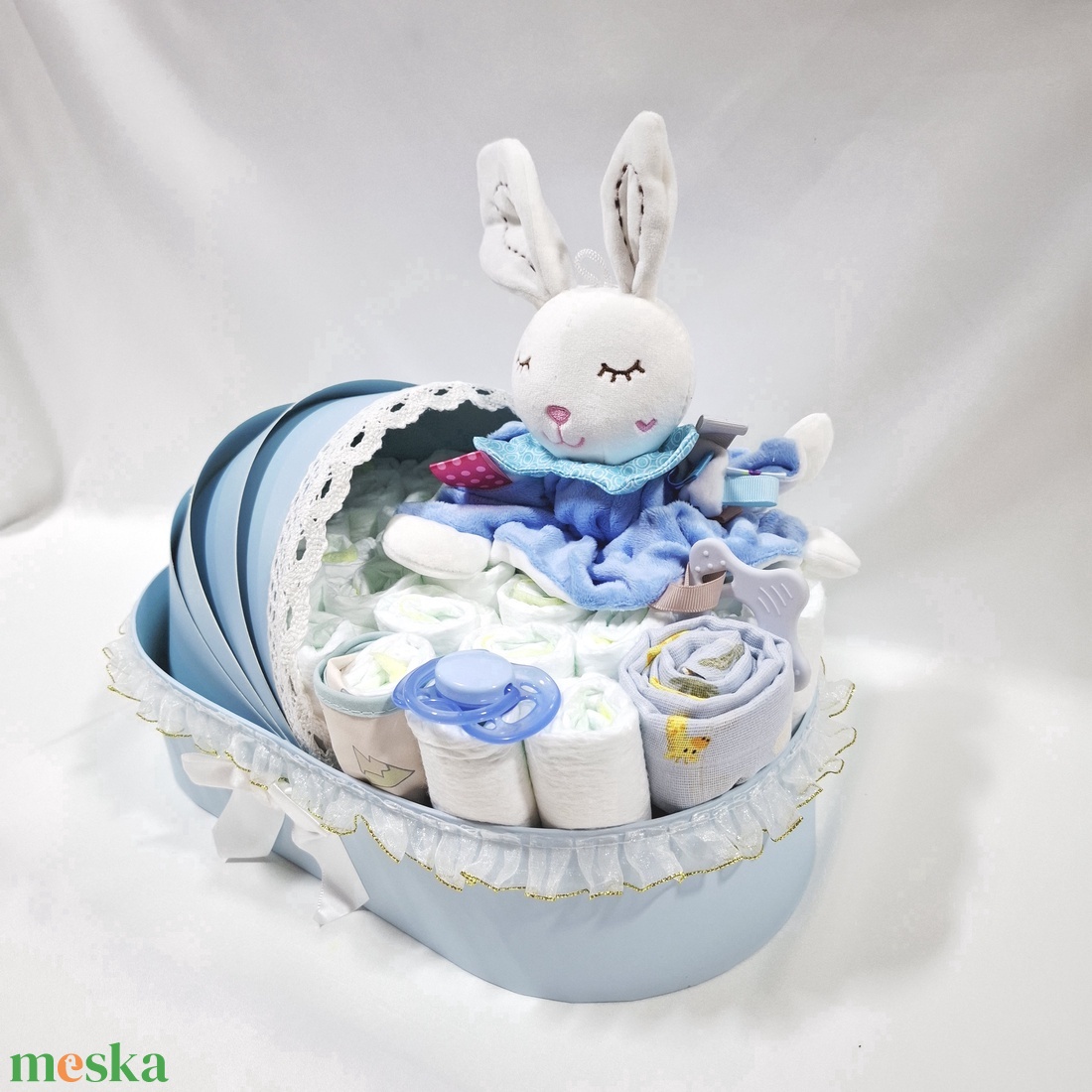 Nyuszi bölcső pelenkatorta 2-5 kg, pelenkatorony, babaváró csomag, kelengye - játék & sport - babalátogató ajándékcsomag - Meska.hu Nyuszi bölcső pelenkatorta 2-5 kg, pelenkatorony, babaváró csomag, kelengye - játék & sport - babalátogató ajándékcsomag - Meska.hu