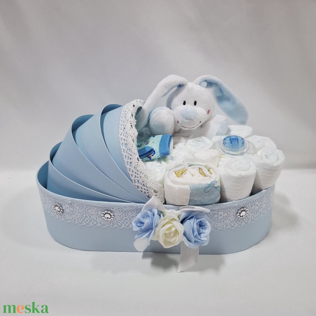 Kutyus bölcső pelenkatorta 4-8 kg, pelenkatorony, babaváró csomag, kelengye - játék & sport - babalátogató ajándékcsomag - Meska.hu Kutyus bölcső pelenkatorta 4-8 kg, pelenkatorony, babaváró csomag, kelengye - játék & sport - babalátogató ajándékcsomag - Meska.hu