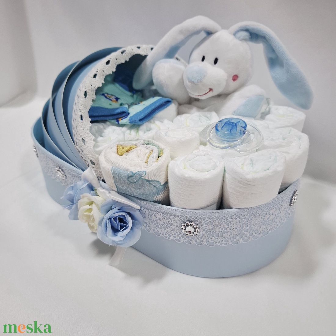 Kutyus bölcső pelenkatorta 4-8 kg, pelenkatorony, babaváró csomag, kelengye - játék & sport - babalátogató ajándékcsomag - Meska.hu Kutyus bölcső pelenkatorta 4-8 kg, pelenkatorony, babaváró csomag, kelengye - játék & sport - babalátogató ajándékcsomag - Meska.hu