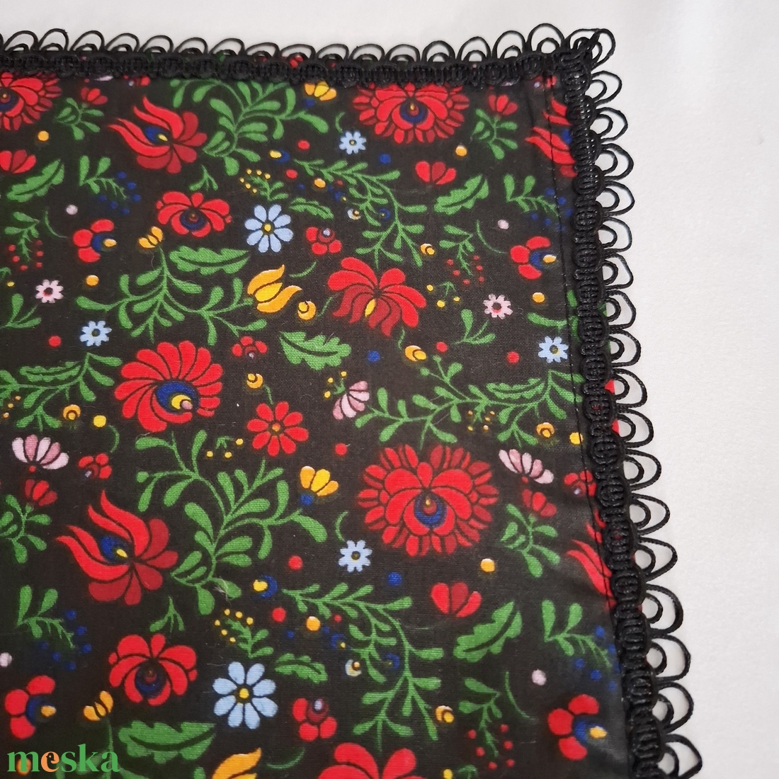 Magyaros tulipános futó asztalterítő, 135x40 cm dekoráció - otthon & életmód - konyhafelszerelés, tálalás - tálalás - terítő - Meska.hu