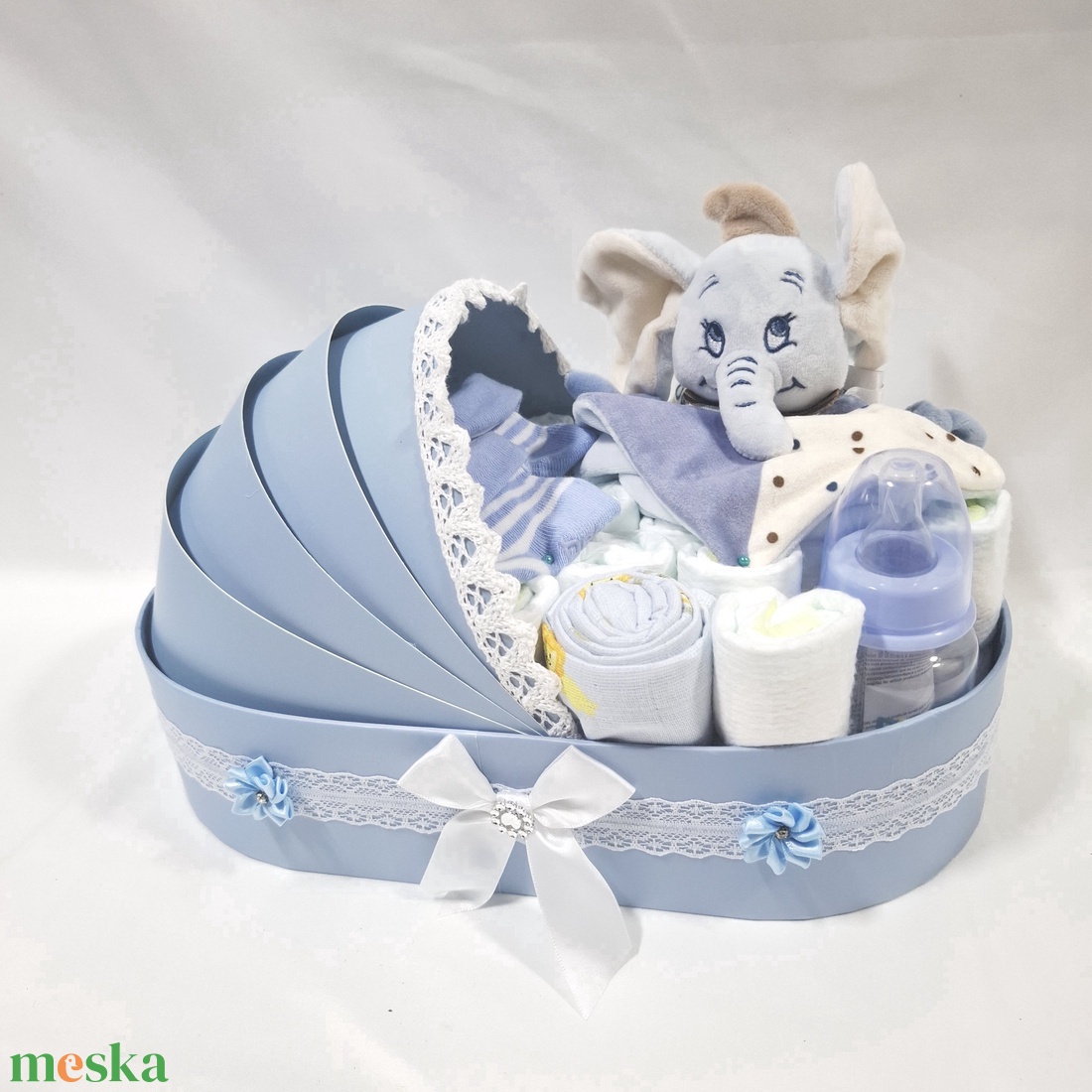 Dumbo elefánt bölcső pelenkatorta 2-5 kg pelenkatorony, babaváró csomag, kelengye - baba - mama - pelenkázó, babafürdető kellékek - pelenkatorta - Meska.hu