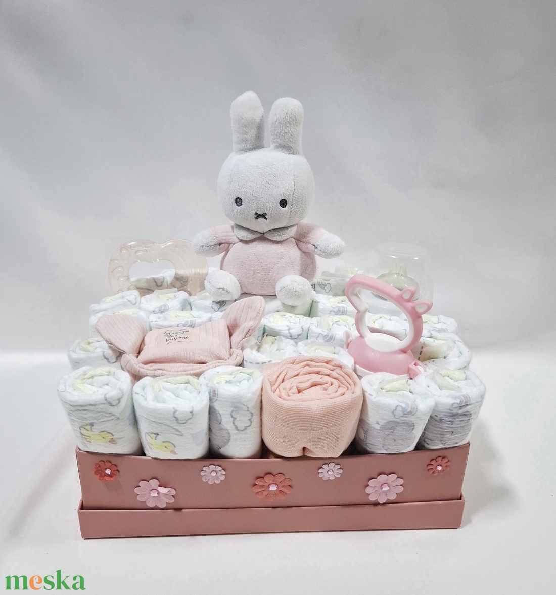  Nyuszi baba box, pelenkatorta 2-5 kg pelenkatorony, babaváró csomag, kelengye - baba - mama - pelenkázó, babafürdető kellékek - pelenkatorta - Meska.hu