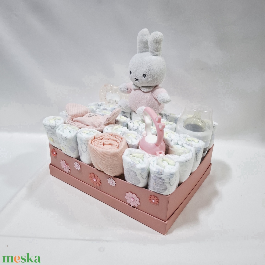  Nyuszi baba box, pelenkatorta 2-5 kg pelenkatorony, babaváró csomag, kelengye - baba - mama - pelenkázó, babafürdető kellékek - pelenkatorta - Meska.hu