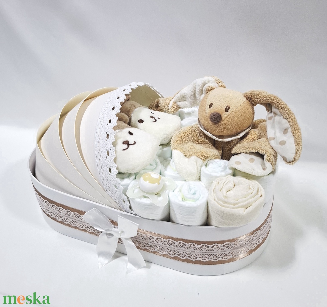 Kis nyuszi bölcső pelenkatorta 4-8 kg, pelenkatorony, babaváró csomag, kelengye - baba - mama - pelenkázó, babafürdető kellékek - pelenkatorta - Meska.hu
