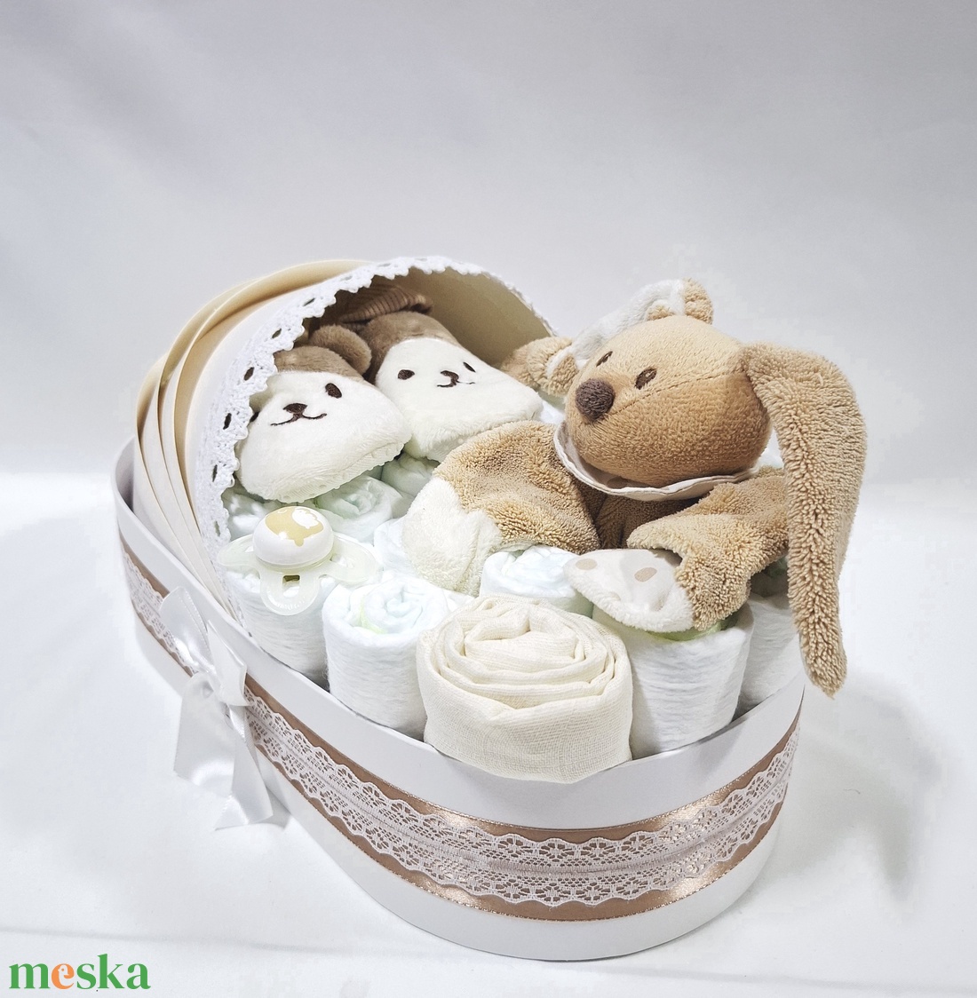 Kis nyuszi bölcső pelenkatorta 4-8 kg, pelenkatorony, babaváró csomag, kelengye - baba - mama - pelenkázó, babafürdető kellékek - pelenkatorta - Meska.hu