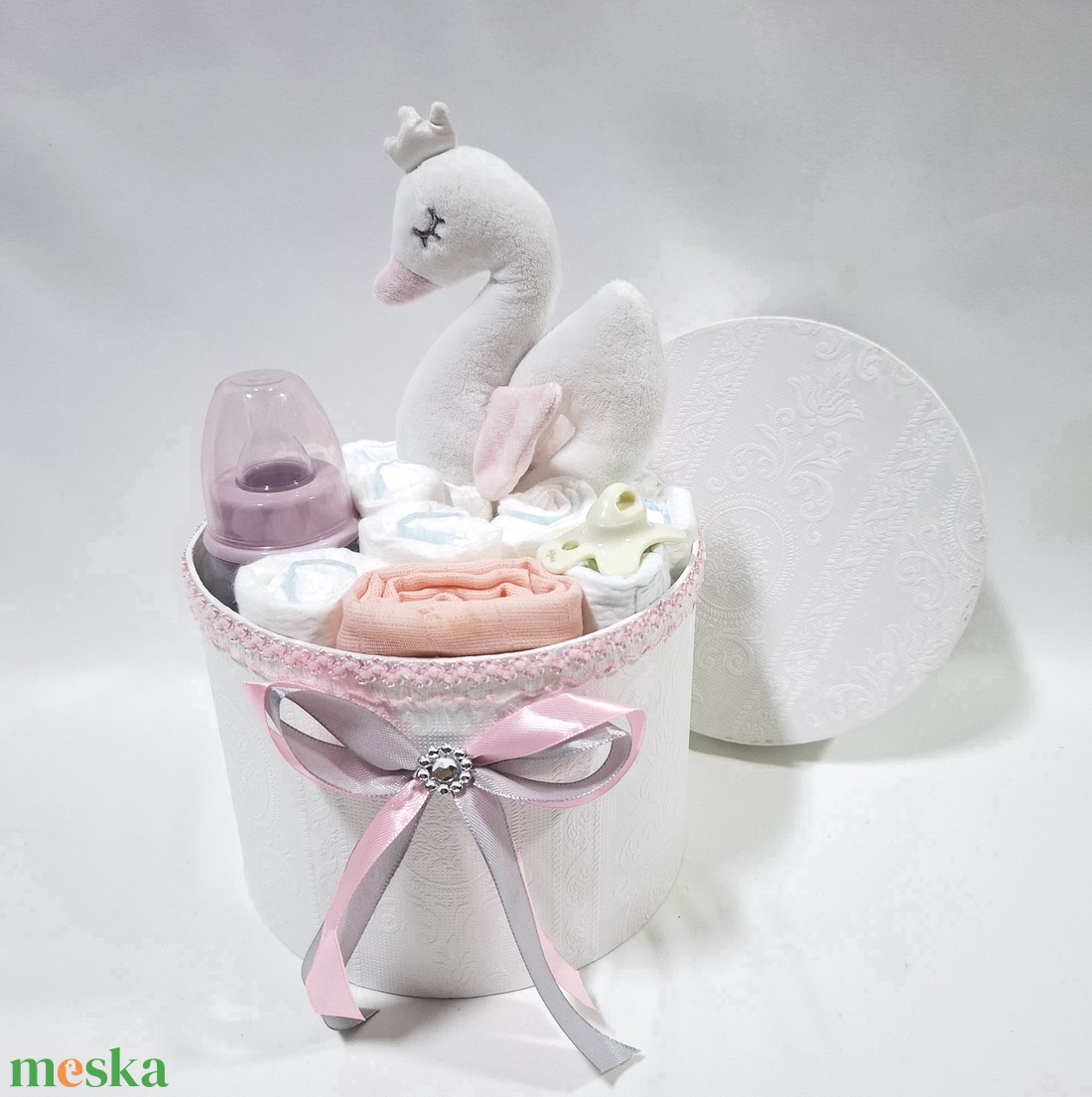 Hattyú baba box, pelenkatorta  2-5 kg pelenka doboz, babaváró csomag, kelengye - baba - mama - pelenkázó, babafürdető kellékek - pelenkatorta - Meska.hu