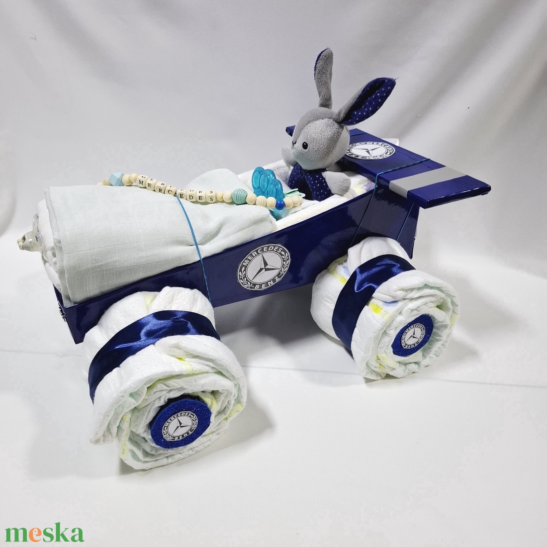 Mercedes autó pelenkatorta, 2-5 kg kelengye, babalátogató csomag - baba - mama - pelenkázó, babafürdető kellékek - pelenkatorta - Meska.hu