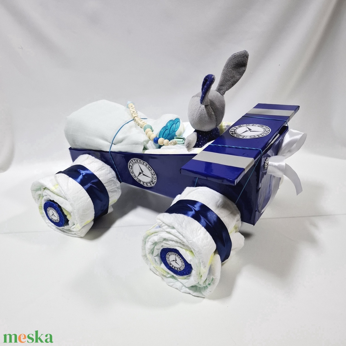 Mercedes autó pelenkatorta, 2-5 kg kelengye, babalátogató csomag - baba - mama - pelenkázó, babafürdető kellékek - pelenkatorta - Meska.hu