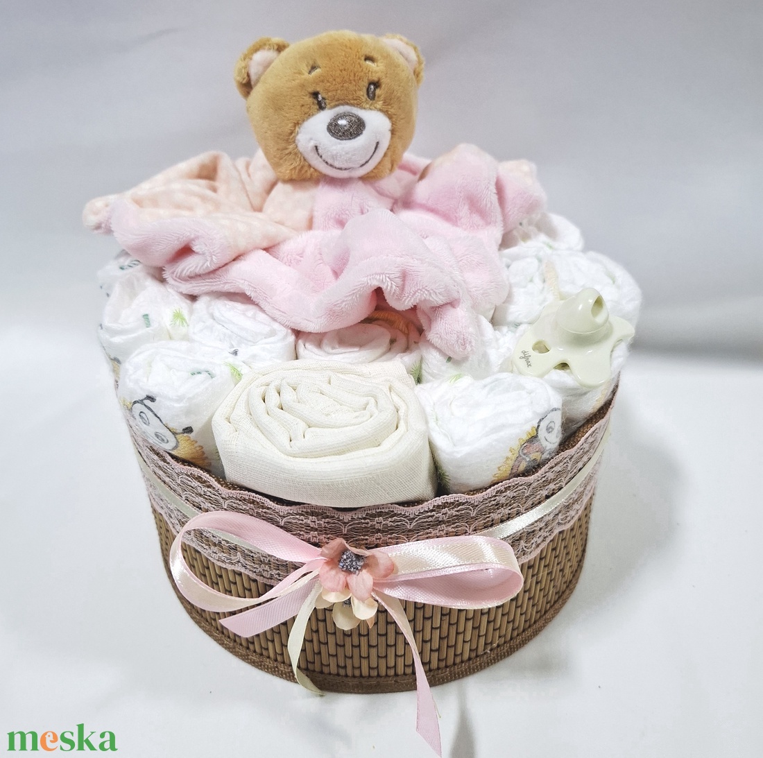 Maci baba box, pelenkatorta 2-5 kg pelenkatorony, babaváró csomag, kelengye - baba - mama - pelenkázó, babafürdető kellékek - pelenkatorta - Meska.hu