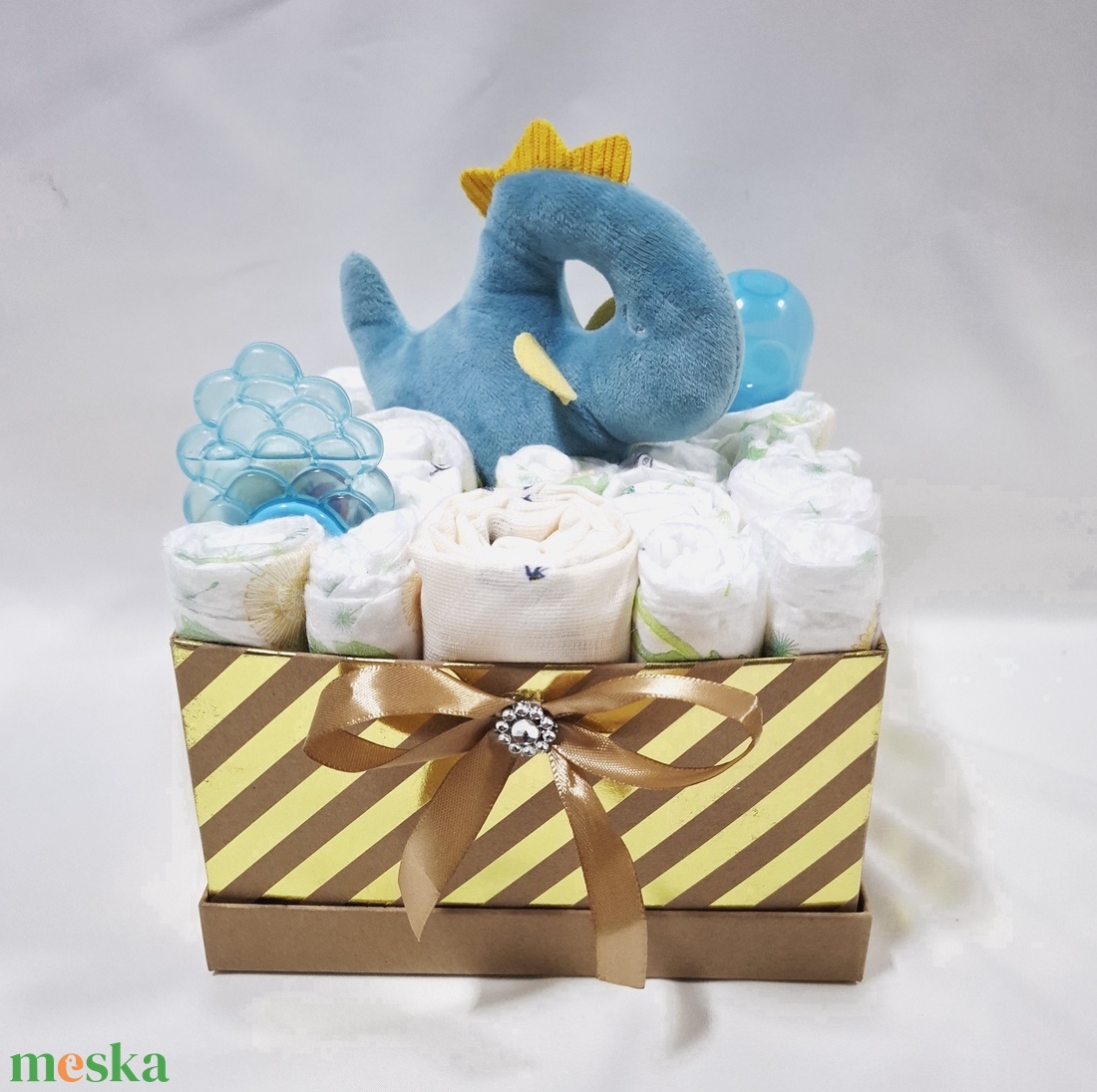 Dino baba box, pelenkatorta 2-5 kg pelenkatorony, babaváró csomag, baba kelengye - baba - mama - pelenkázó, babafürdető kellékek - pelenkatorta - Meska.hu