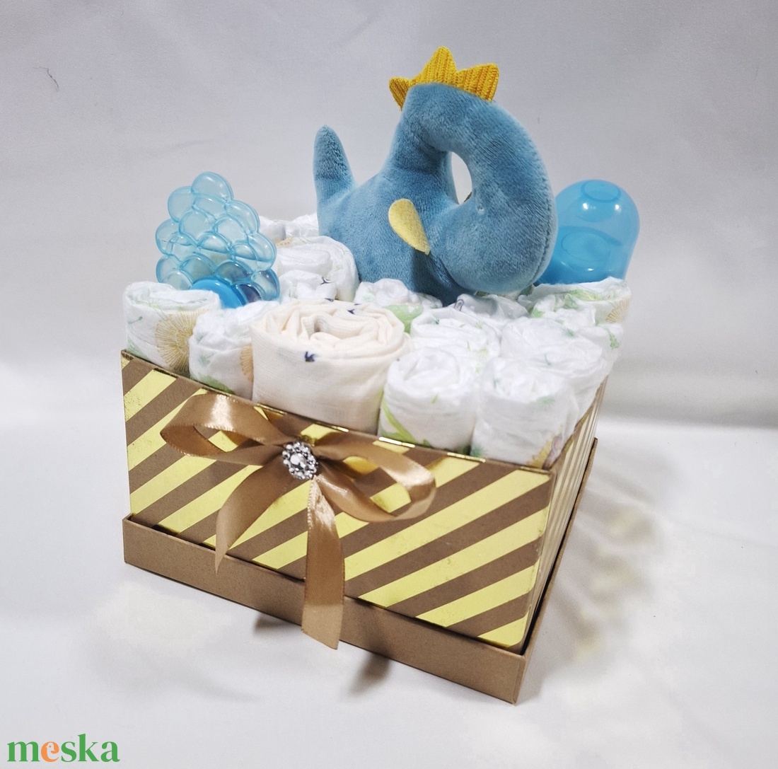 Dino baba box, pelenkatorta 2-5 kg pelenkatorony, babaváró csomag, baba kelengye - baba - mama - pelenkázó, babafürdető kellékek - pelenkatorta - Meska.hu