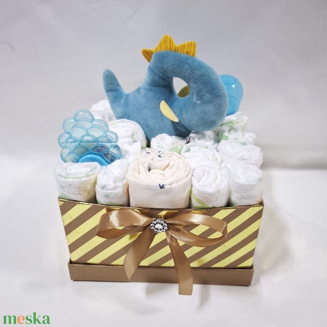 Dino baba box, pelenkatorta 2-5 kg pelenkatorony, babaváró csomag, baba kelengye - baba - mama - pelenkázó, babafürdető kellékek - pelenkatorta - Meska.hu
