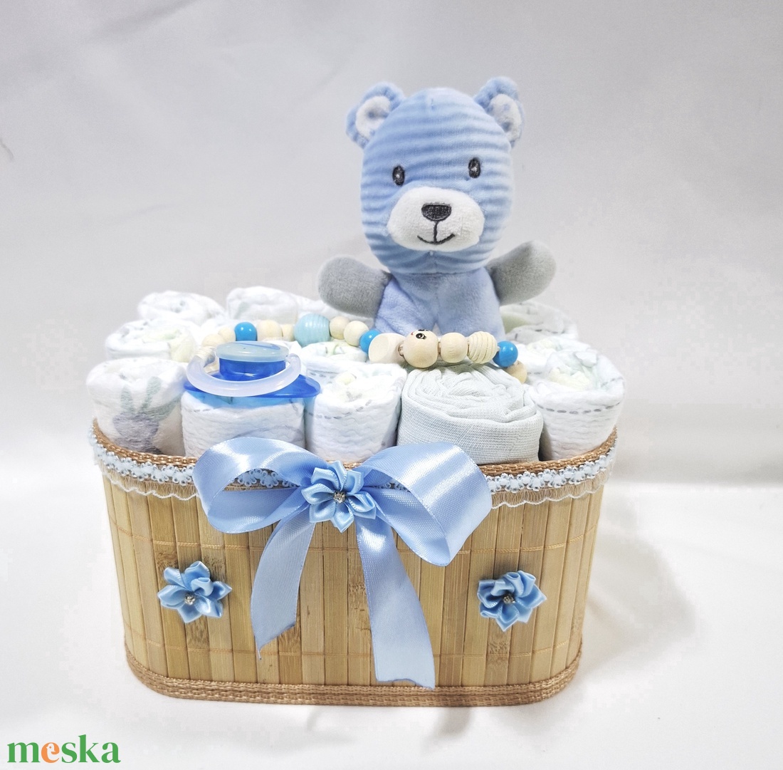 Maci baba box, pelenkatorta 2-5 kg pelenkatorony, babaváró csomag, kelengye - baba - mama - pelenkázó, babafürdető kellékek - pelenkatorta - Meska.hu