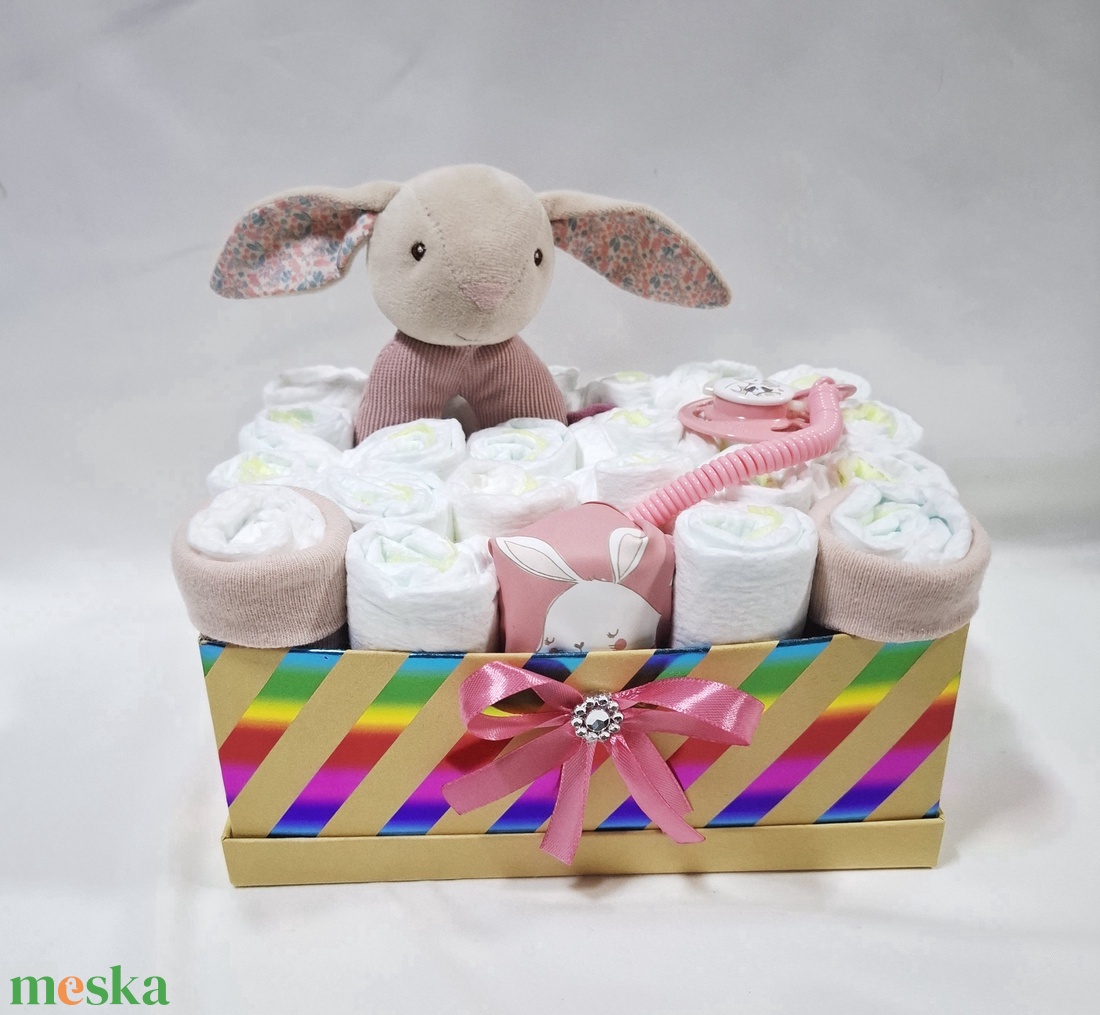 Nyuszika baba box, pelenkatorta 2-5 kg pelenkatorony, babaváró csomag, baba kelengye - baba - mama - pelenkázó, babafürdető kellékek - pelenkatorta - Meska.hu