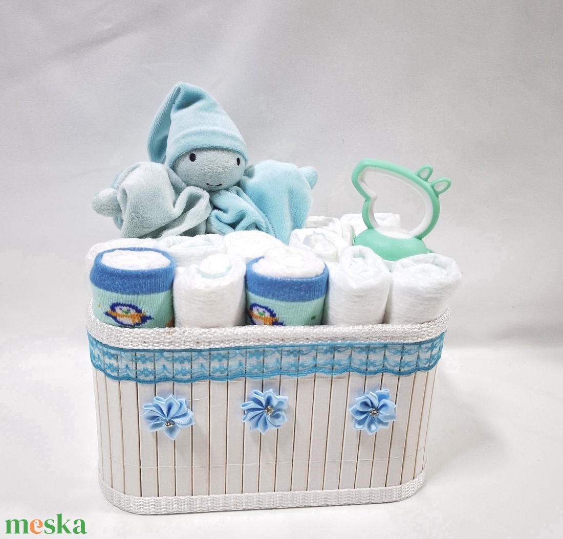 Manócska baba box, pelenkatorta 3-6 kg pelenkatorony, babaváró csomag, kelengye - baba - mama - pelenkázó, babafürdető kellékek - pelenkatorta - Meska.hu