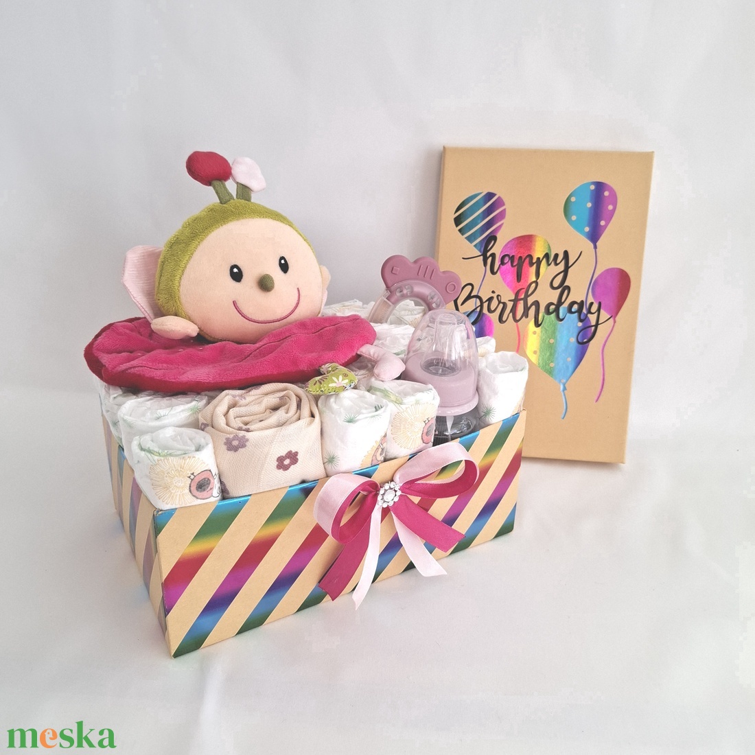  Katicabogár pelenkatorony, 2-5 kg pelenkatorta, babaváró csomag , kelengye - baba - mama - pelenkázó, babafürdető kellékek - pelenkatorta - Meska.hu