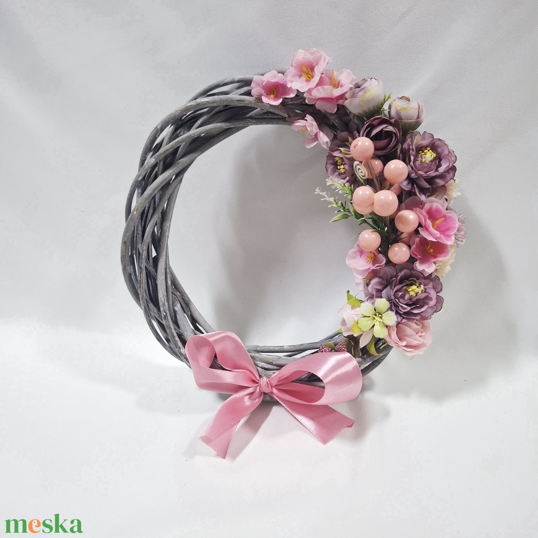 Virágos koszorú, ajtódísz, ablakdísz, kopogtató - otthon & életmód - dekoráció - ajtó- és ablak dekoráció - ajtódísz & kopogtató - Meska.hu