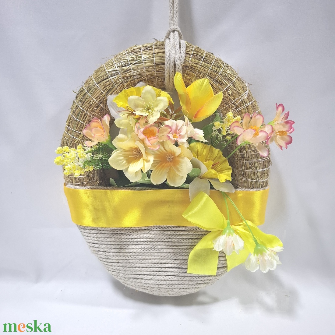 Lágyszínű virágos koszorú, ajtódísz, ablakdísz, kopogtató - otthon & életmód - dekoráció - ajtó- és ablak dekoráció - ajtódísz & kopogtató - Meska.hu