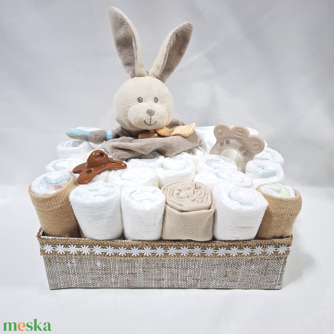 Nyuszi pelenkatorony 3-6 kg, pelenkatorta, babaváró csomag, kelengye - baba - mama - pelenkázó, babafürdető kellékek - pelenkatorta - Meska.hu